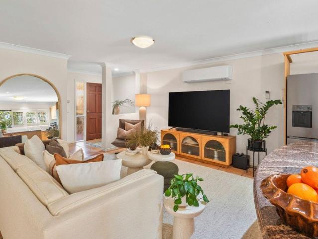 Boutique Mexican Style Retreat in the heart of Robina's Shopping Precinct