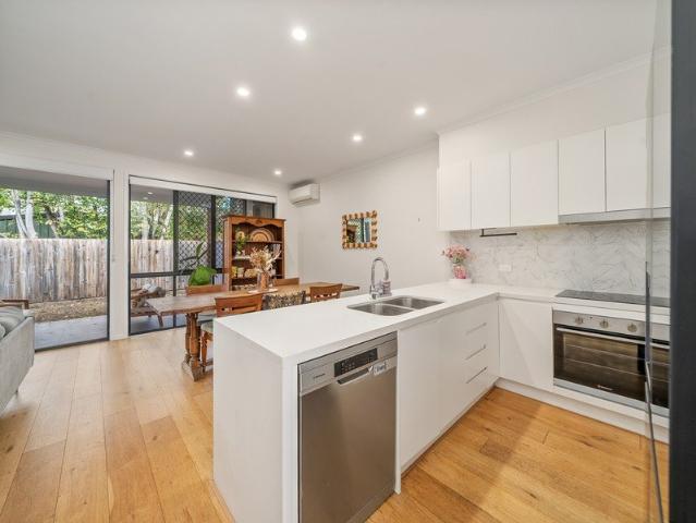 Boutique Modern Townhouse In An Enviable Nundah Location