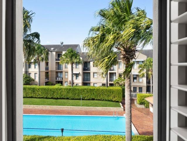 Boutique Resort Living In Harbourside Location