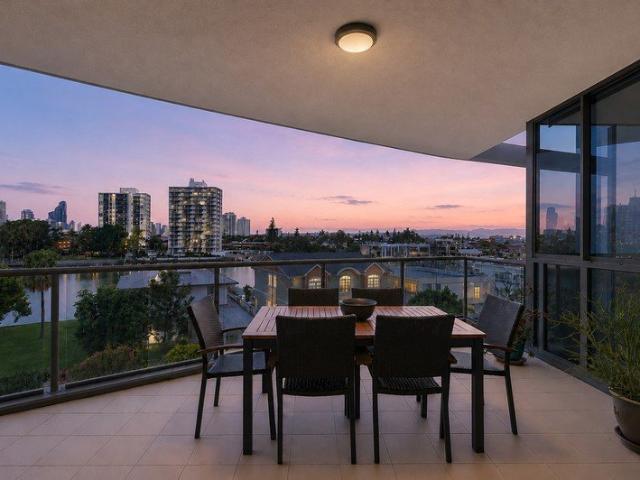 Boutique Riverfront Living with Panoramic 180 Degree Views