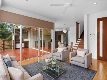 Boutique Riverside Townhouse