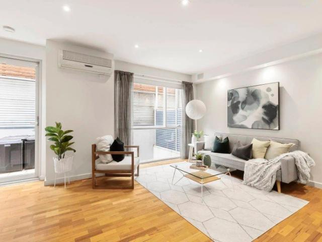 Boutique St Kilda Living with Rooftop Entertaining