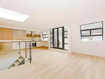 Bouton Place, Angel, Islington, London 3 bed mews to rent £5,500 pcm £1,269 pw
