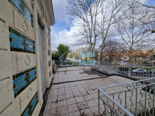 BOUTONNET ENSEMBLE IMMOBILIER COMPOSE DE 3 PLATEAUX A RENOVER