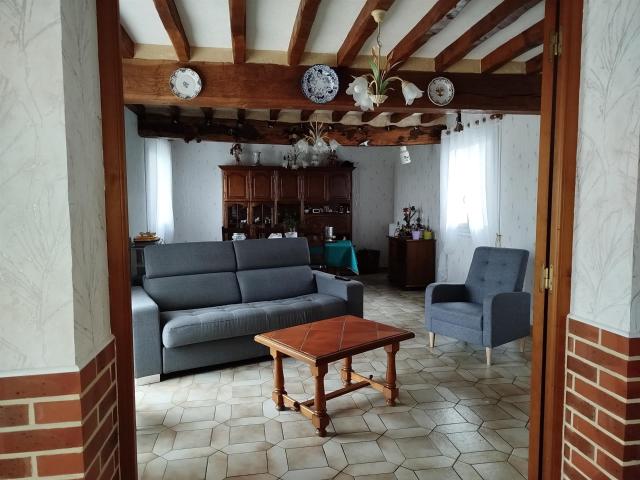 Bouville Belle propriété en parfait état avec dépendance sur. 102m² Bouville