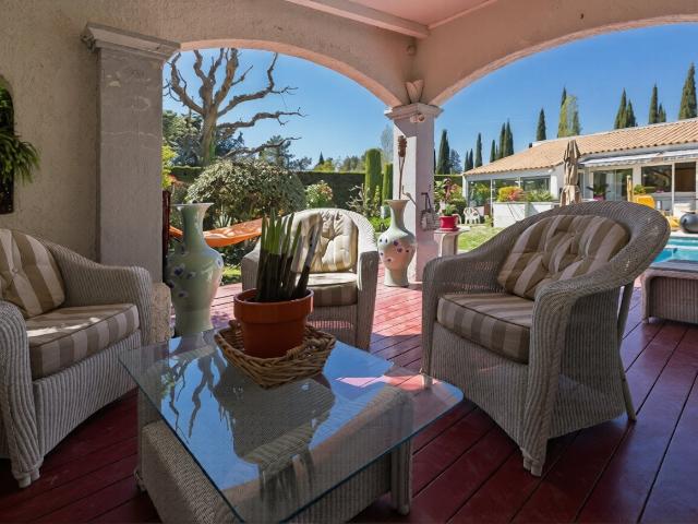 Bouc Bel Air Maison Plain Pied 245 m2 T5 Piscine C. 244m² Bouc Bel Air