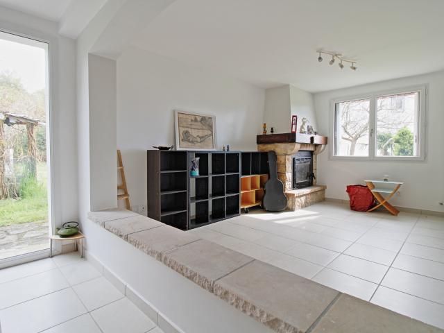 Boucau Appartement T3/4 100m2 en rez de jardin dans maison scindée avec garage et parking extérieur