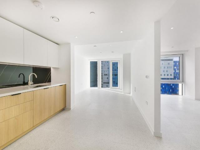 Bouchon Point, The Silk District, London E1, 1 bed flat to rent, £2,300 pcm | PrimeLocation