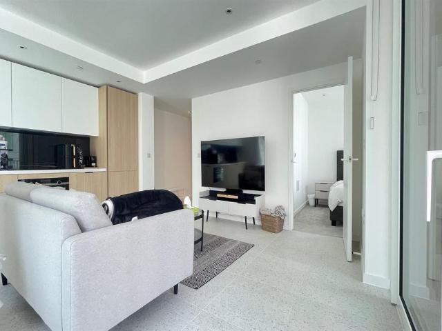Bouchon Point, The Silk District. 1 bed apartment to rent £2,499 pcm £577 pw