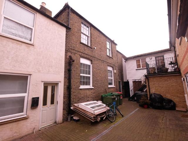 Boudicca Mews, Moulsham Street. 2 bed maisonette to rent £1,300 pcm £300 pw