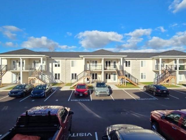 Boudrot Village 1084 Chemin Ohio + Free Wifi! A2 Apartment for Rent