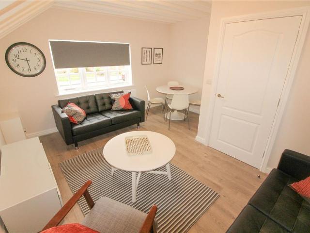 Boughton, Chester, Cheshire, CH3 3 bed flat to rent £1,380 pcm £318 pw
