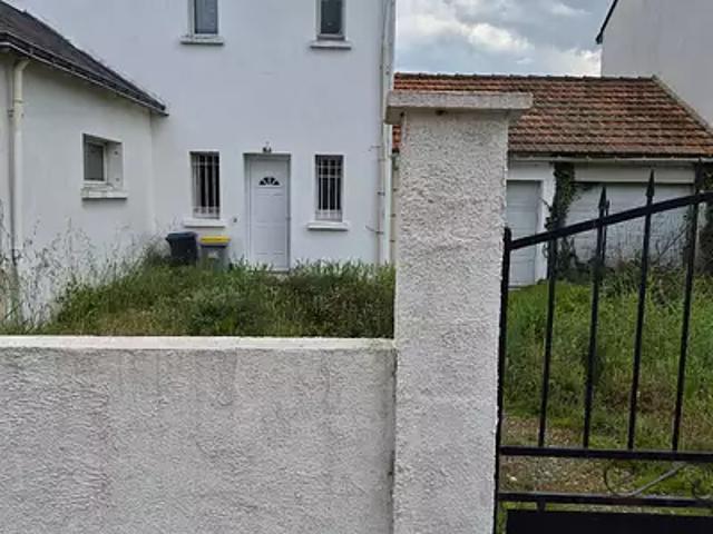 Bouguenais 44340 Location appartement 2 pièces t2 au dernier étage jardin