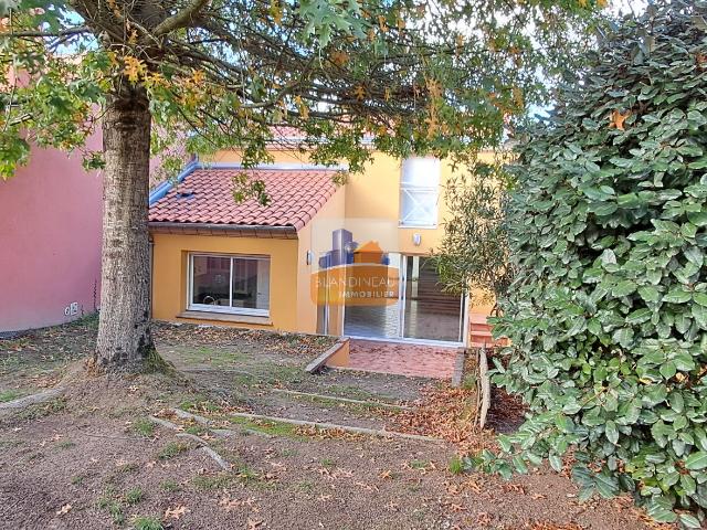 BOUGUENAISMaison 3 chambres, garage et jardin
