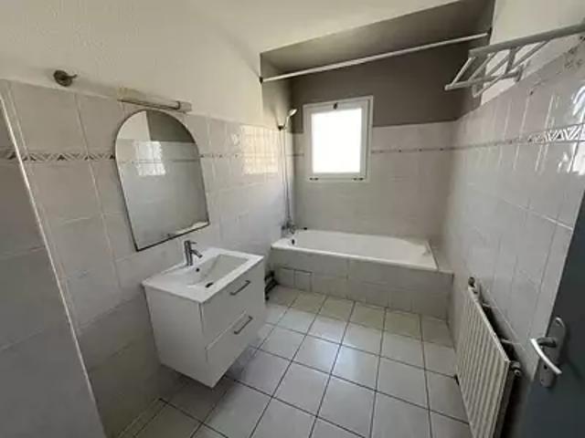 Boujan sur Libron 34760 Achat / Vente appartement 3 pièces t3 au dernier étage parking