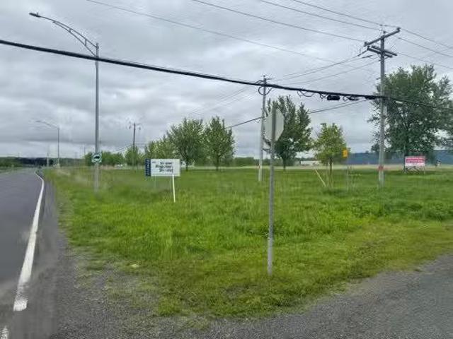 Boul. De L'Aéroport, Bromont, QC, J2L 0J8 vacant land for sa.