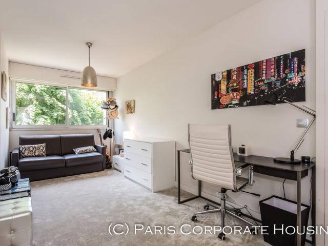 Boulevard du general Leclerc, 92200, Neuilly Sur Seine