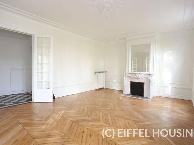 Boulevard Saint Michel 135m2 3 chambres vide