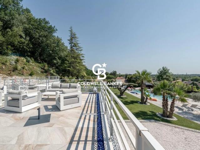 Bouliac: maison contemporaine de 11 pièces