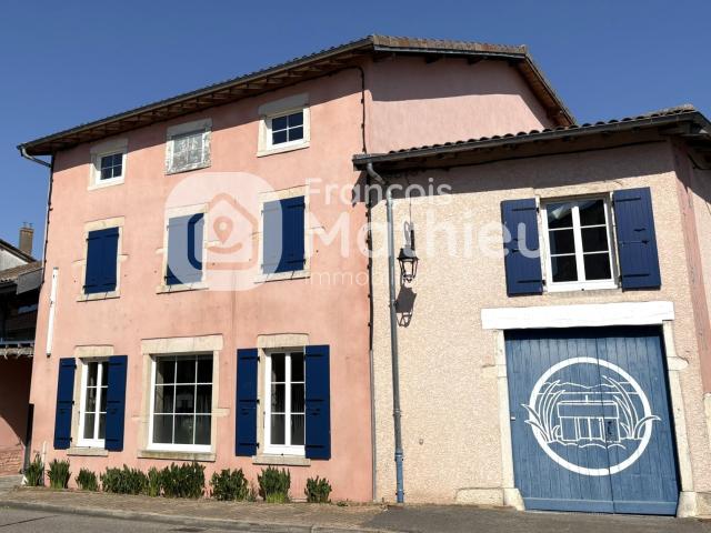 BOULIGNEUX Propriété de caractère sur 2 211 m2 de terrain