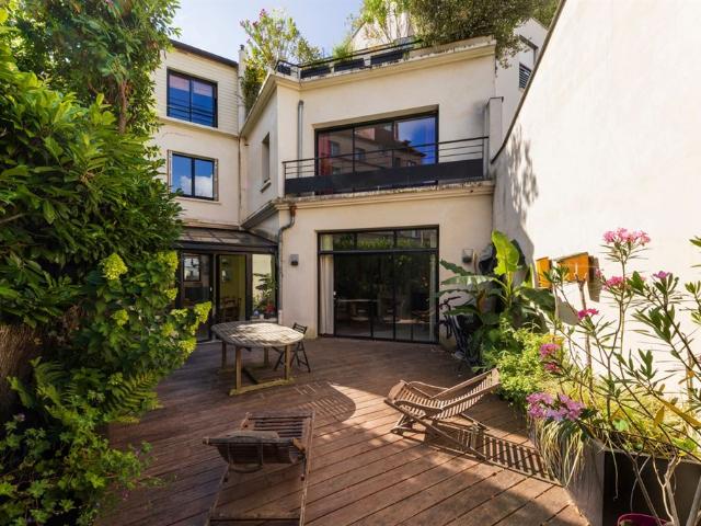 BOULOGNE 92100 LES PASSAGES MAISON 258 M²/ 290 M² 6 CHAMBRES JARDIN TERRASSE 2 PARKINGS