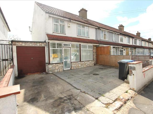 Bounces Road, London, N9 3 bed house to rent £2,050 pcm £473 pw