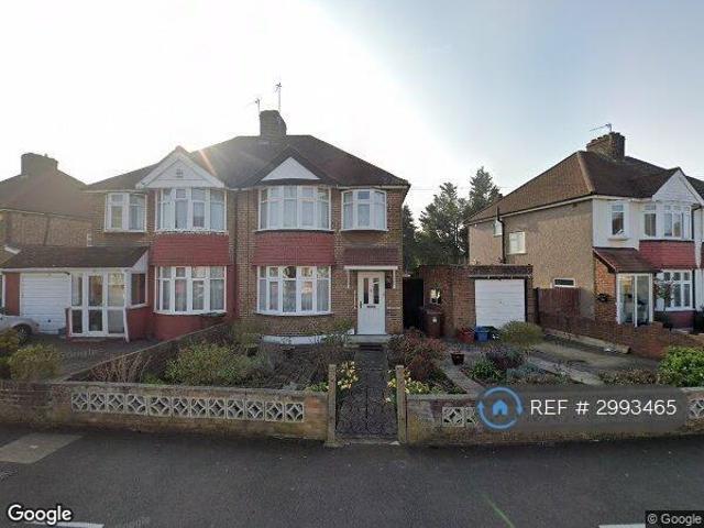 Boundaries Road, Feltham, TW13 4 bed semi detached house to rent £2,500 pcm £577 pw