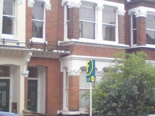 Boundaries Road, London, SW12 1 bed in a flat share to rent £1,200 pcm £277 pw
