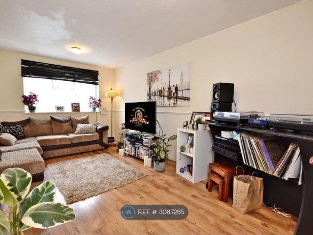 Boundary Way, Watford WD25, 1 bed flat to rent, £1,150 pcm | PrimeLocation