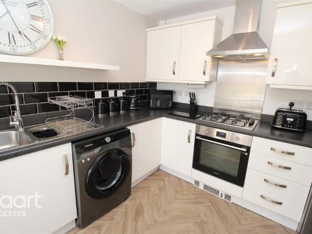 Boundary Close, Leicester 4 bed semi detached house to rent £1,595 pcm £368 pw