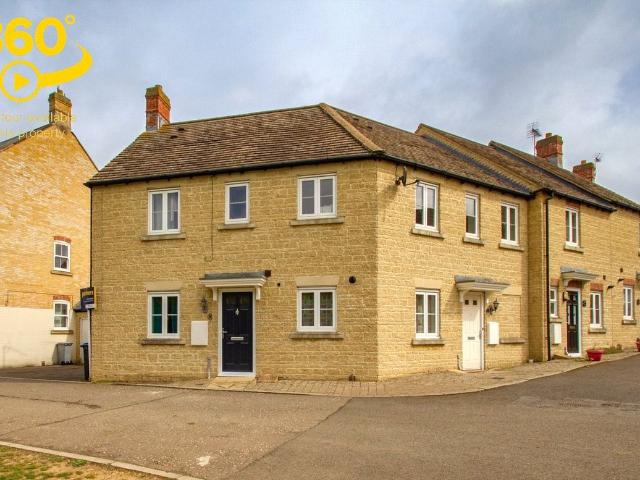 Boundary Lane, Carterton, Oxfordshire OX18, 2 bed maisonette to rent, £1,300 pcm | PrimeLocation