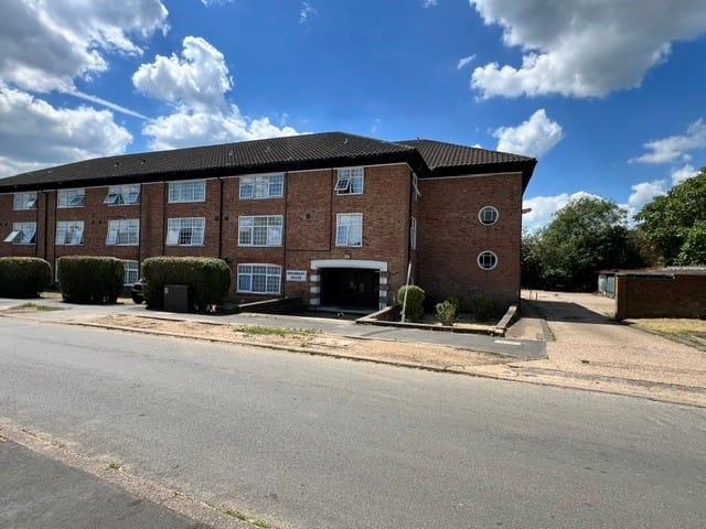 Boundary Lane, Welwyn Garden City, AL7 Studio to rent £825 pcm £190 pw