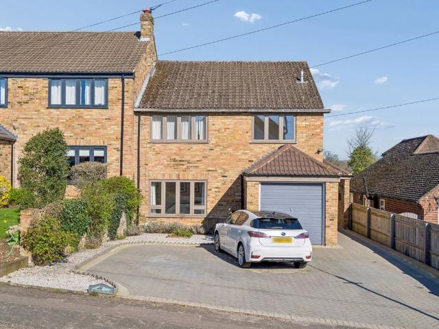 Boundary Road, Chalfont St Peter SL9, 4 bed detached house to rent, £3,650 pcm | PrimeLocation