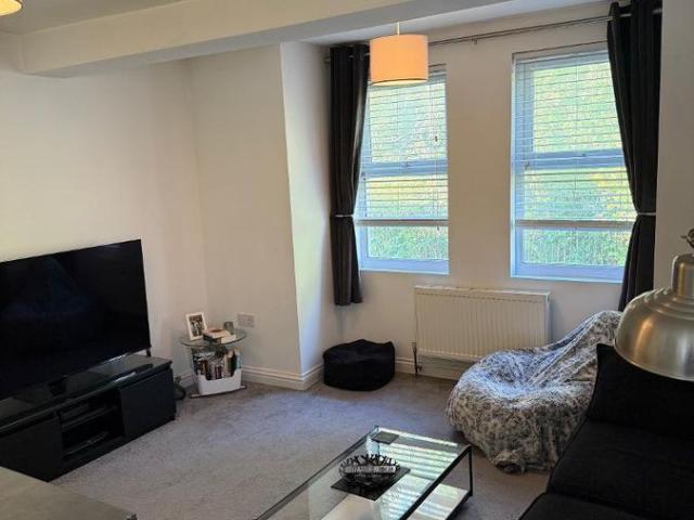 Boundary Road, Chatham, Kent ME4, 1 bed flat to rent, £1,100 pcm | PrimeLocation