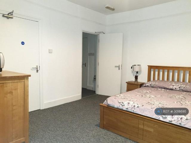 Boundary Road, Chatham, ME4 1 bed in a house share to rent £680 pcm £157 pw