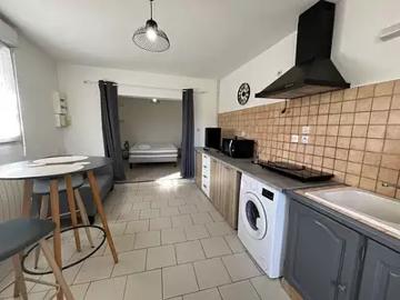 Bourg 33710 Location maison 1 pièce t1
