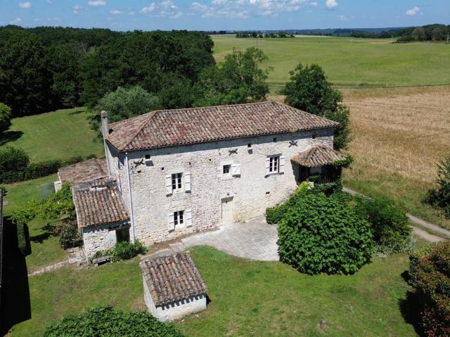 Bourg De Visa Maison authentique en pierre avec 4 chambres. 180m² Bourg de Visa