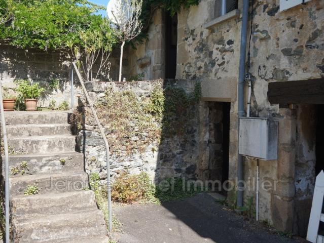 BOURG DE CHAMBOULIVE MAISON T3 AVEC TERRASSE