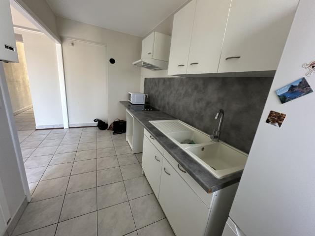 BOURG DE PÉAGE – Appartement Duplex T3 de 77 m² avec garage et piscine Bourg de Péage 26300