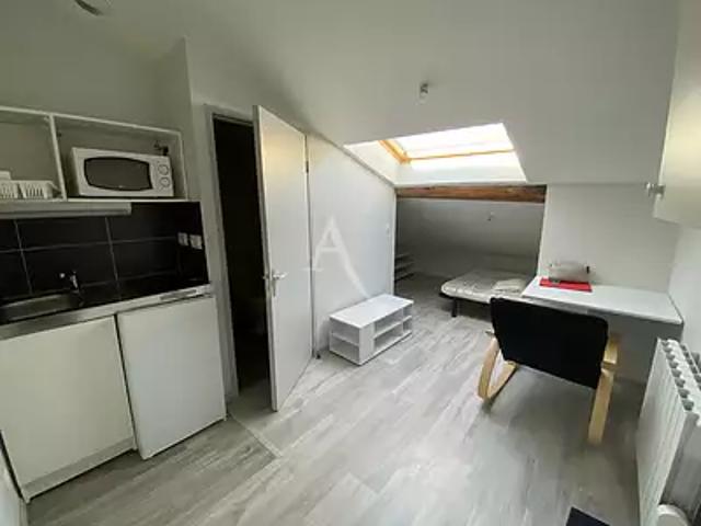 Bourg en Bresse 01000 Location appartement 1 pièce t1 au dernier étage