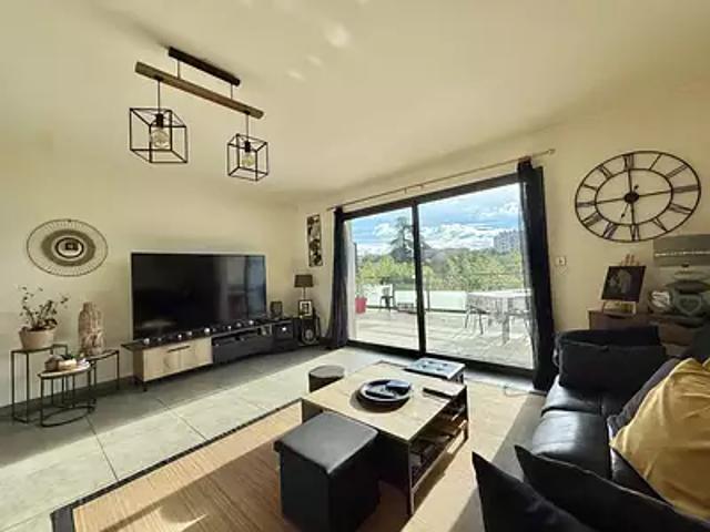 Bourg lès Valence 26500 Achat / Vente appartement 3 pièces t3 au dernier étage