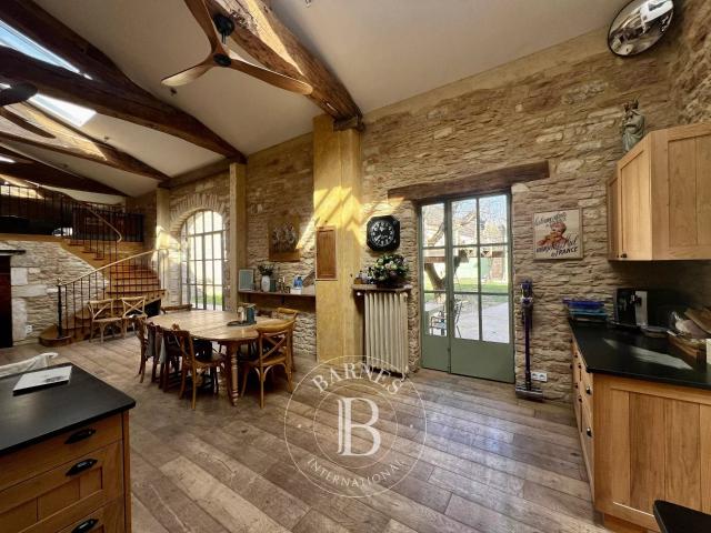 Bourgogne Givry Maison de Ville Jardin et studio indép. 386m² Givry
