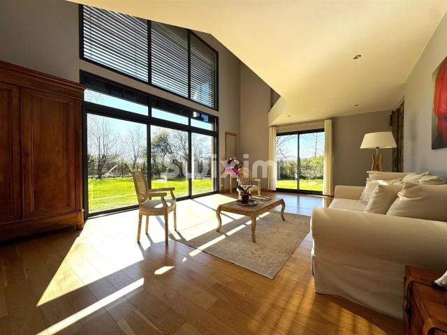 Bourgogne – Élégance contemporaine dans un écrin de nature p. 171m² Essey