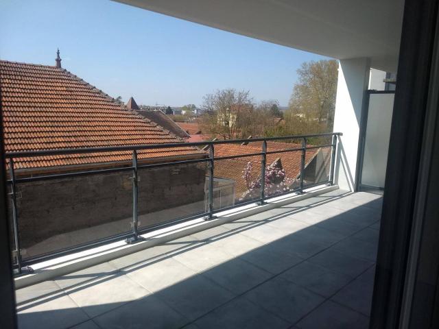Bourgoin centre, T2 récent 48m², terrasse, Garage