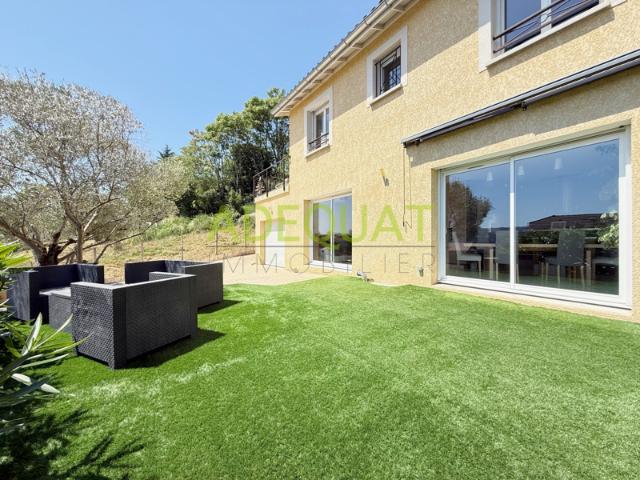 BOURGOIN JALLIEU / MAISON INDIVIDUELLE / 4 CHAMBRES / GARAGE