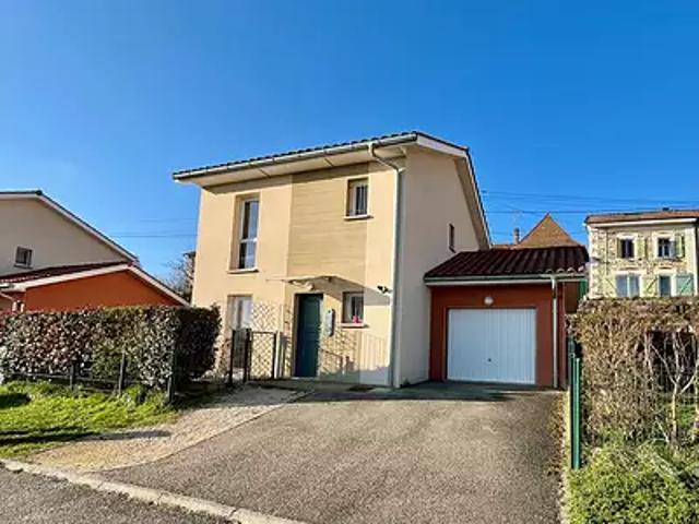 Bourgoin Jallieu 38300 Achat / Vente maison 5 pièces t5 au dernier étage piscine