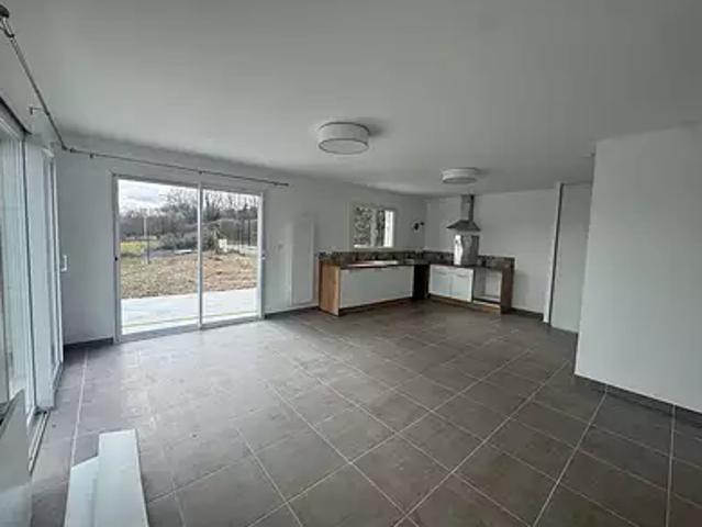 Bourgoin Jallieu 38300 Location maison 4 pièces t4 au dernier étage