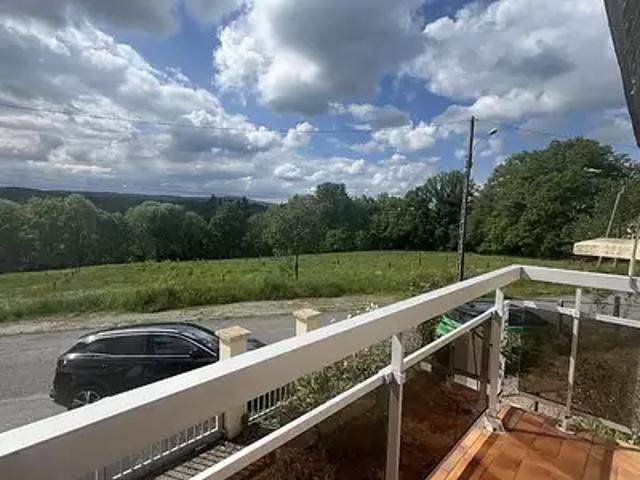 Bourganeuf 23400 Achat / Vente maison 4 pièces t4 au dernier étage parking