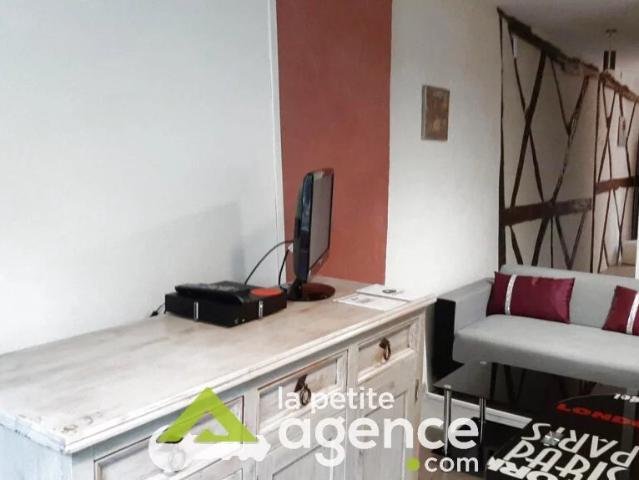 Bourges hypercentre, loue appartement meublé type 2 de 39 m2