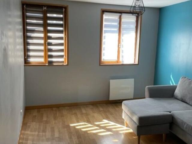 BOURGES type 2 semi meublé duplex avec terrasse